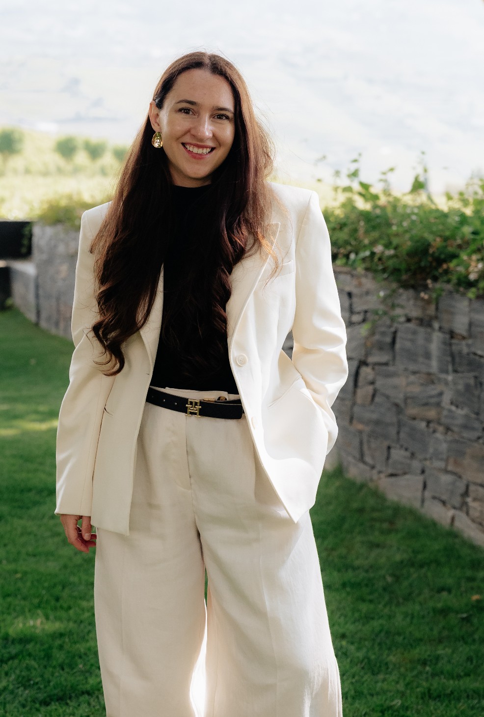 Yana Yart, destination wedding photographer