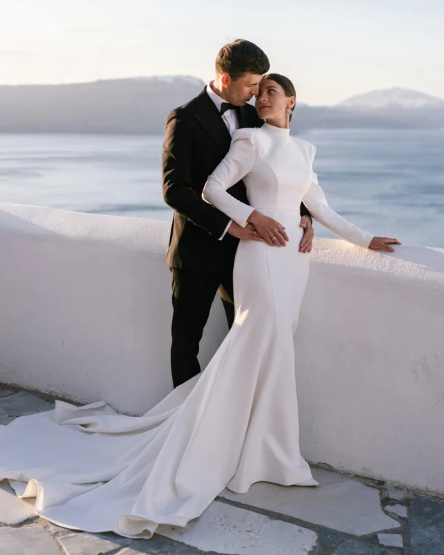 Happy first anniversary, lovebirds @kriss.muss & datsyshinpavel 🕊
What an unforgettable elopement filled with love, grace, and that golden Santorini light
So grateful I got to be there to capture the start of it all 💫
